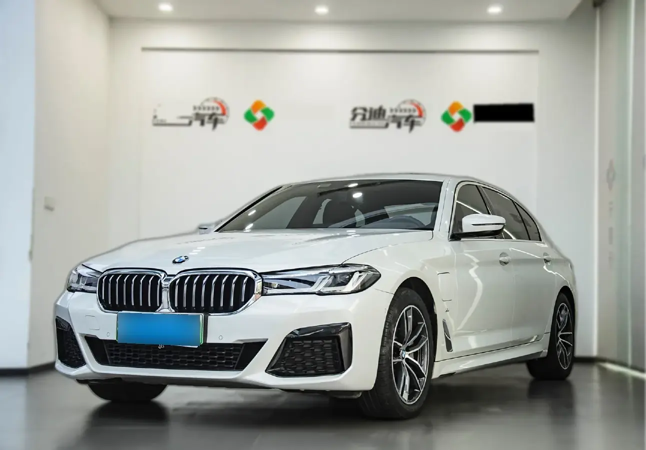 2021 BMW 5 Series 2.0T 184HP L4 8AT PHEV 17.7KWH