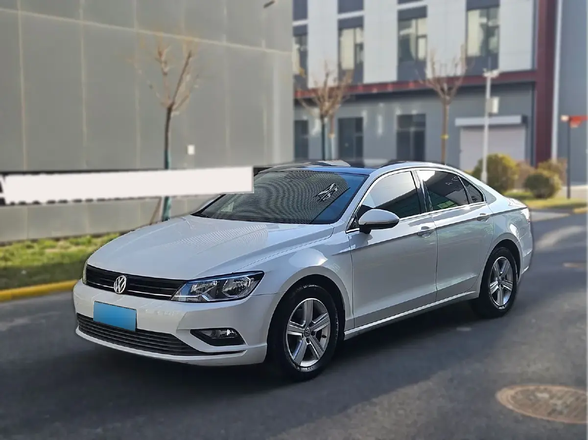2015 Volkswagen Lamando 1.4T 131HP L4 7DCT