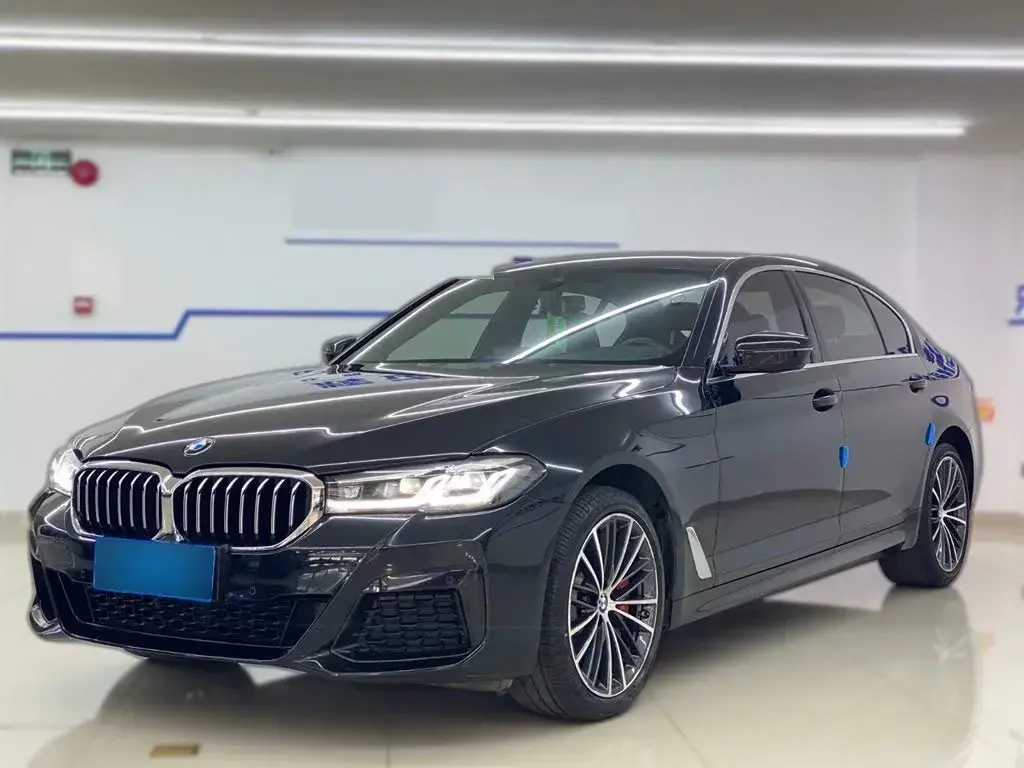 2022 BMW 5 Series 2.0T 252HP L4 8AT