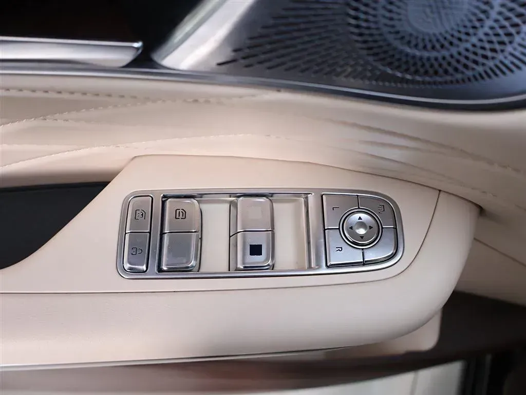 2023 Bestune M9 2.0T 252HP L4 8AT,autocango,china used car exporter,china ev exporter,chinese used car exporter,chinese used ev exporter