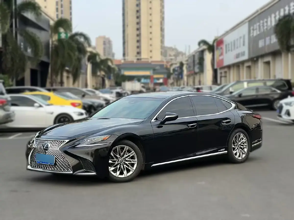 2020 Lexus LS 3.5L 299HP V6 E-CVT Hybrid
