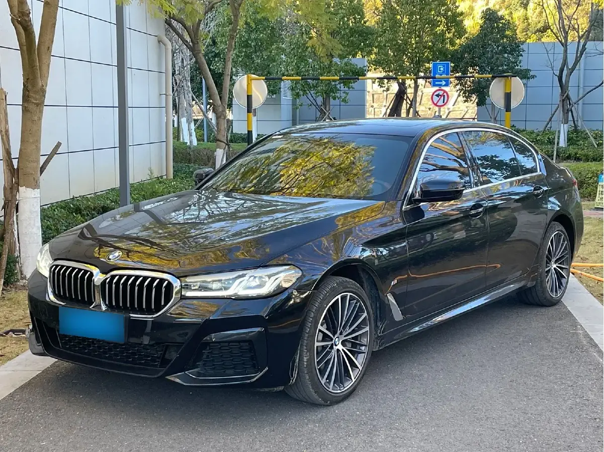 2023 BMW 5 Series 2.0T 245HP L4 8AT