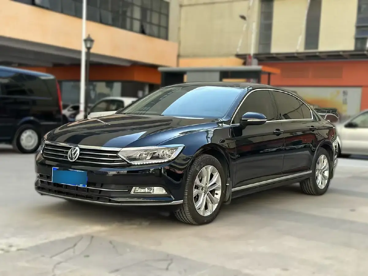 2018 Volkswagen Magotan 2.0T 220HP L4 7DCT