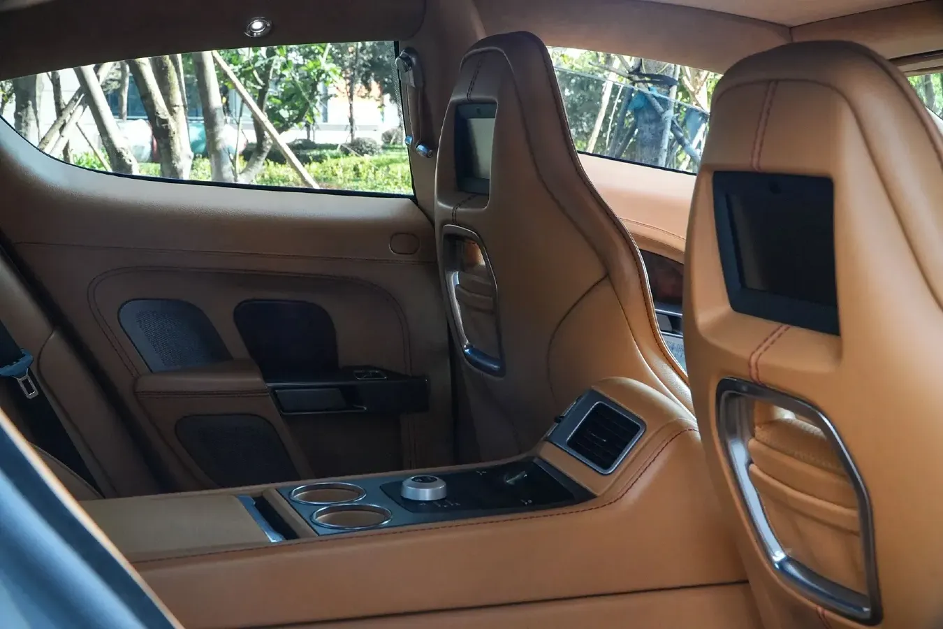 2010 Aston Martin Rapide 6.0L 477HP V12 6AT,autocango,china used car exporter,china ev exporter,chinese used car exporter,chinese used ev exporter