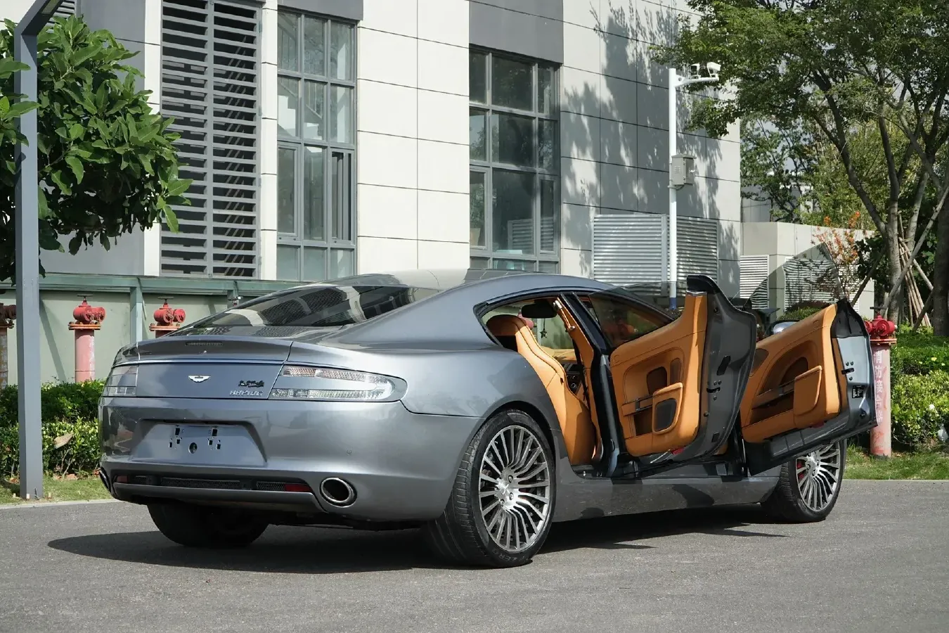 2010 Aston Martin Rapide 6.0L 477HP V12 6AT,autocango,china used car exporter,china ev exporter,chinese used car exporter,chinese used ev exporter