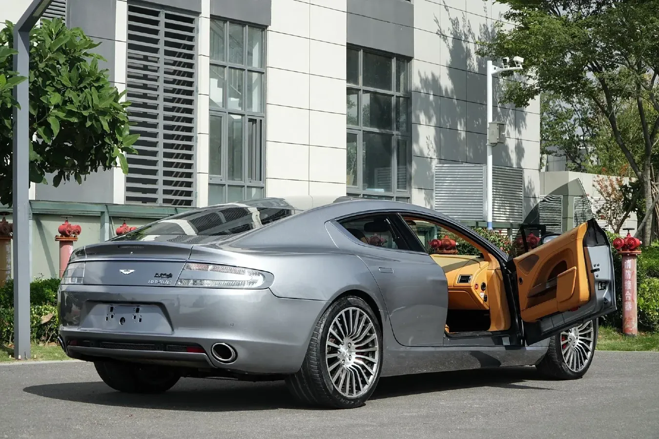 2010 Aston Martin Rapide 6.0L 477HP V12 6AT,autocango,china used car exporter,china ev exporter,chinese used car exporter,chinese used ev exporter