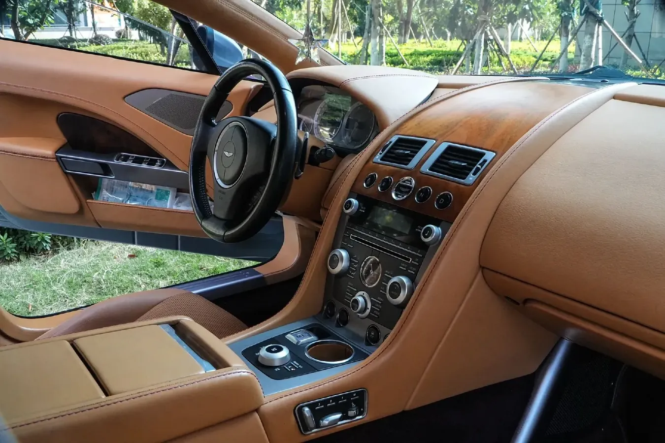 2010 Aston Martin Rapide 6.0L 477HP V12 6AT,autocango,china used car exporter,china ev exporter,chinese used car exporter,chinese used ev exporter