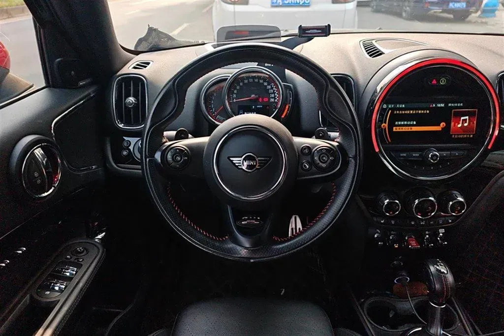 2018 MINI JCW COUNTRYMAN 2.0T 231HP L4 8AT,autocango,china used car exporter,china ev exporter,chinese used car exporter,chinese used ev exporter