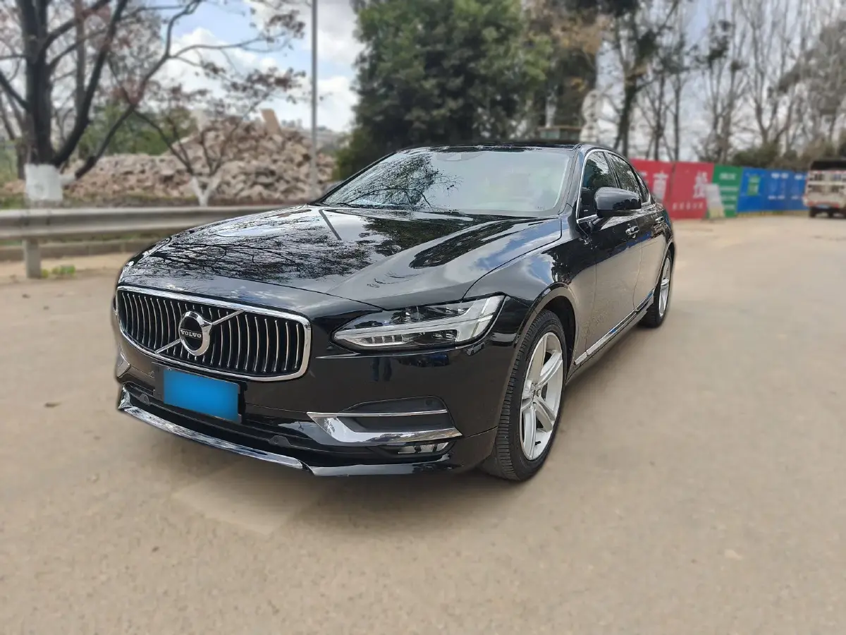 2020 Volvo S90 2.0T 254HP L4 8AT