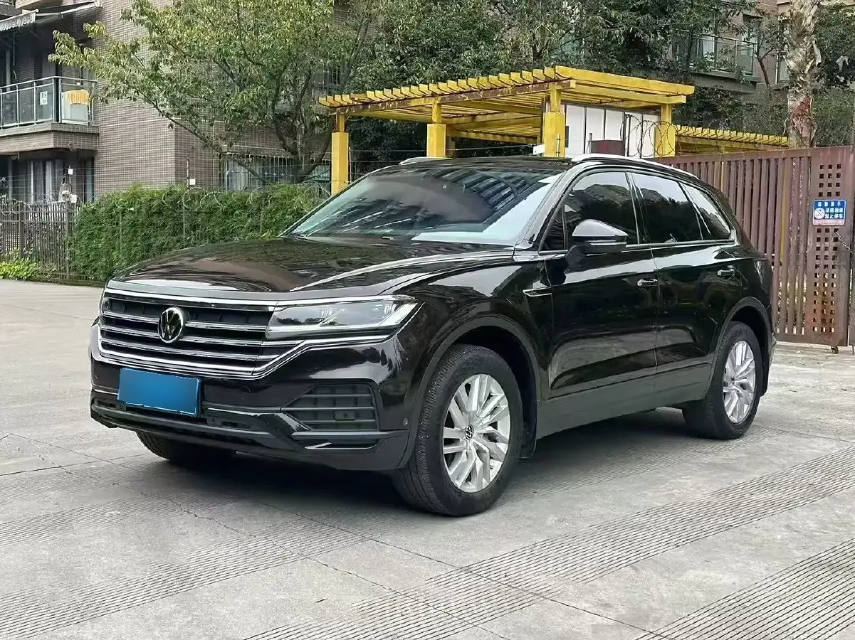 2022 Volkswagen Touareg 2.0T 245HP L4 8AT