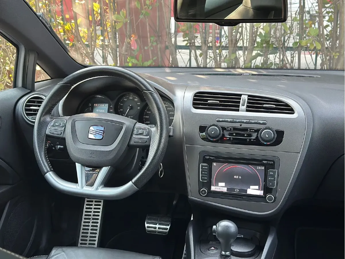 2012 Seat Leon 2.0T 211HP L4 6DCT,autocango,china used car exporter,china ev exporter,chinese used car exporter,chinese used ev exporter