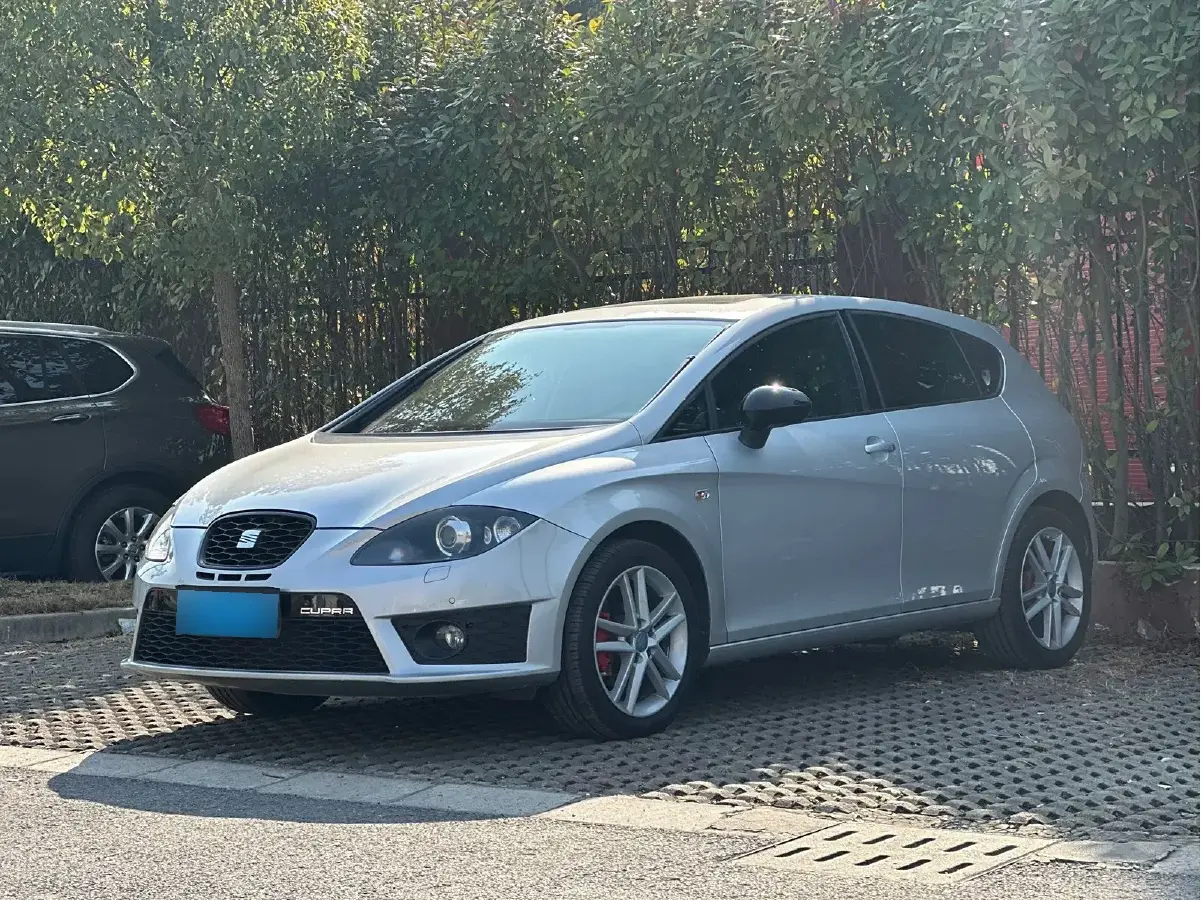 2012 Seat Leon 2.0T 211HP L4 6DCT