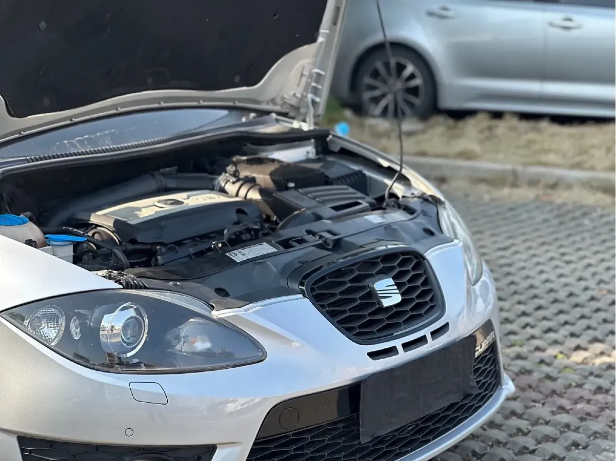 2012 Seat Leon 2.0T 211HP L4 6DCT,autocango,china used car exporter,china ev exporter,chinese used car exporter,chinese used ev exporter