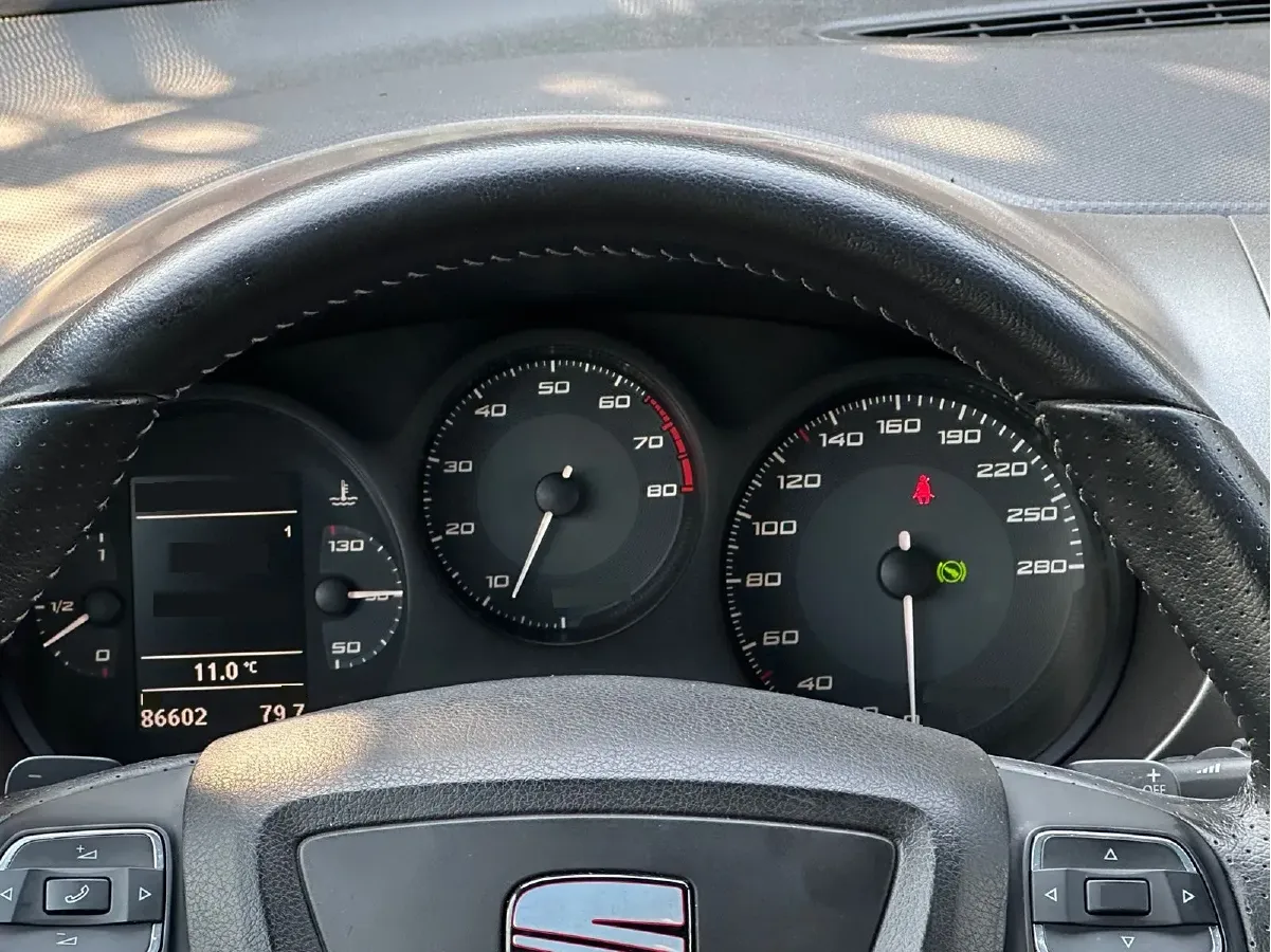 2012 Seat Leon 2.0T 211HP L4 6DCT,autocango,china used car exporter,china ev exporter,chinese used car exporter,chinese used ev exporter