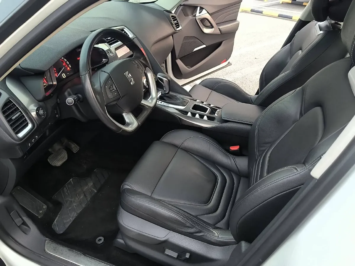 2013 DS 5 1.6T 163HP L4 6AT,autocango,china used car exporter,china ev exporter,chinese used car exporter,chinese used ev exporter