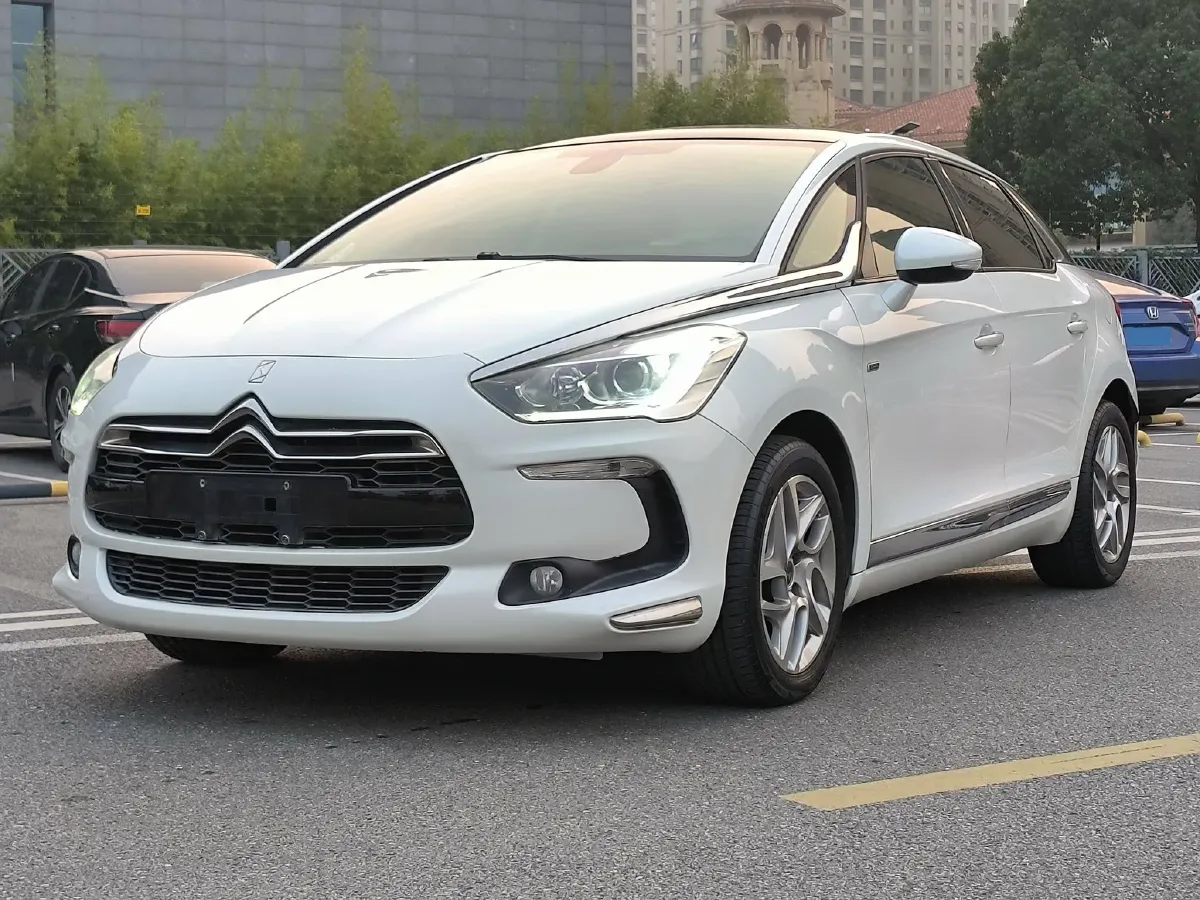 2013 DS 5 1.6T 163HP L4 6AT,autocango,china used car exporter,china ev exporter,chinese used car exporter,chinese used ev exporter
