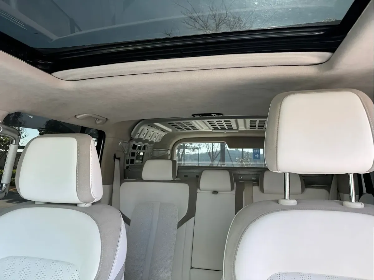 2021 Cyberspace 300 2.0T 227HP L4 8AT,autocango,china used car exporter,china ev exporter,chinese used car exporter,chinese used ev exporter