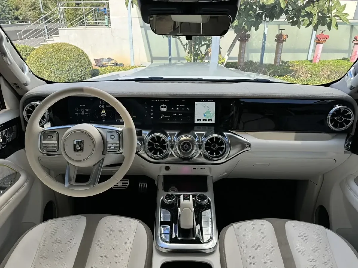 2021 Cyberspace 300 2.0T 227HP L4 8AT,autocango,china used car exporter,china ev exporter,chinese used car exporter,chinese used ev exporter