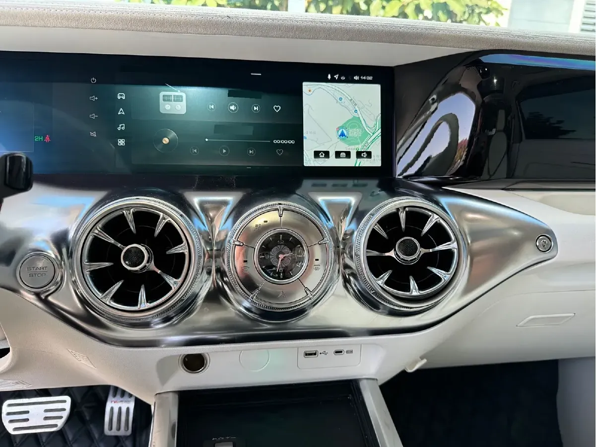 2021 Cyberspace 300 2.0T 227HP L4 8AT,autocango,china used car exporter,china ev exporter,chinese used car exporter,chinese used ev exporter