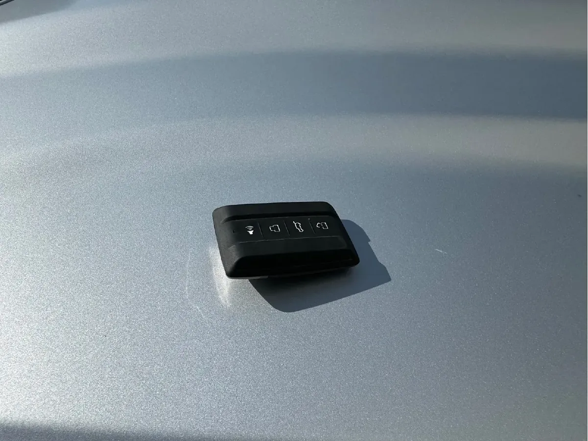 2021 Cyberspace 300 2.0T 227HP L4 8AT,autocango,china used car exporter,china ev exporter,chinese used car exporter,chinese used ev exporter