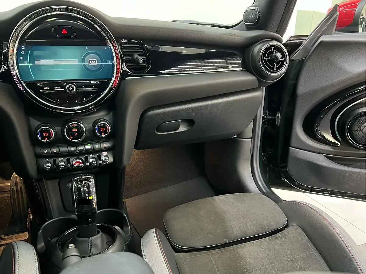 2022 MINI JCW 2.0T 231HP L4 8AT,autocango,china used car exporter,china ev exporter,chinese used car exporter,chinese used ev exporter