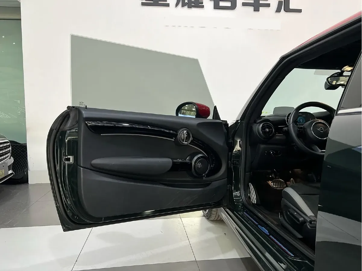 2022 MINI JCW 2.0T 231HP L4 8AT,autocango,china used car exporter,china ev exporter,chinese used car exporter,chinese used ev exporter