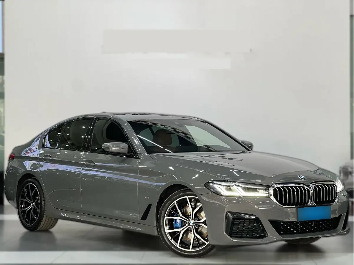 2022 BMW 5 Series 2.0T 252HP L4 8AT