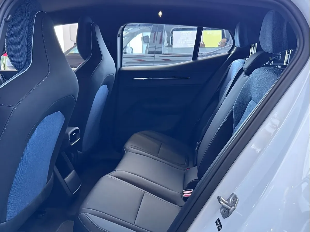 2025 Volvo EX30 BEV 49KWH,autocango,china used car exporter,china ev exporter,chinese used car exporter,chinese used ev exporter