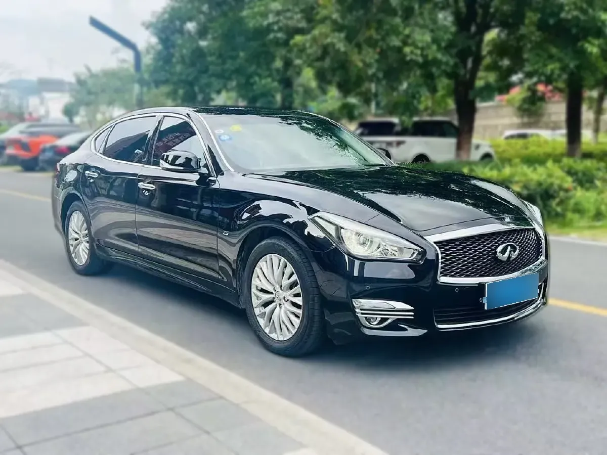 2015 Infiniti Q70 2.5L 222HP V6 7AT,autocango,china used car exporter,china ev exporter,chinese used car exporter,chinese used ev exporter