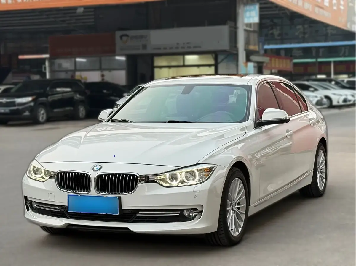 2013 BMW 3 Series 2.0T 245HP L4 8AT