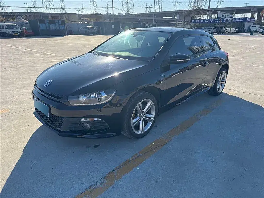 2011 Volkswagen Scirocco 2.0T 211HP L4 6DCT