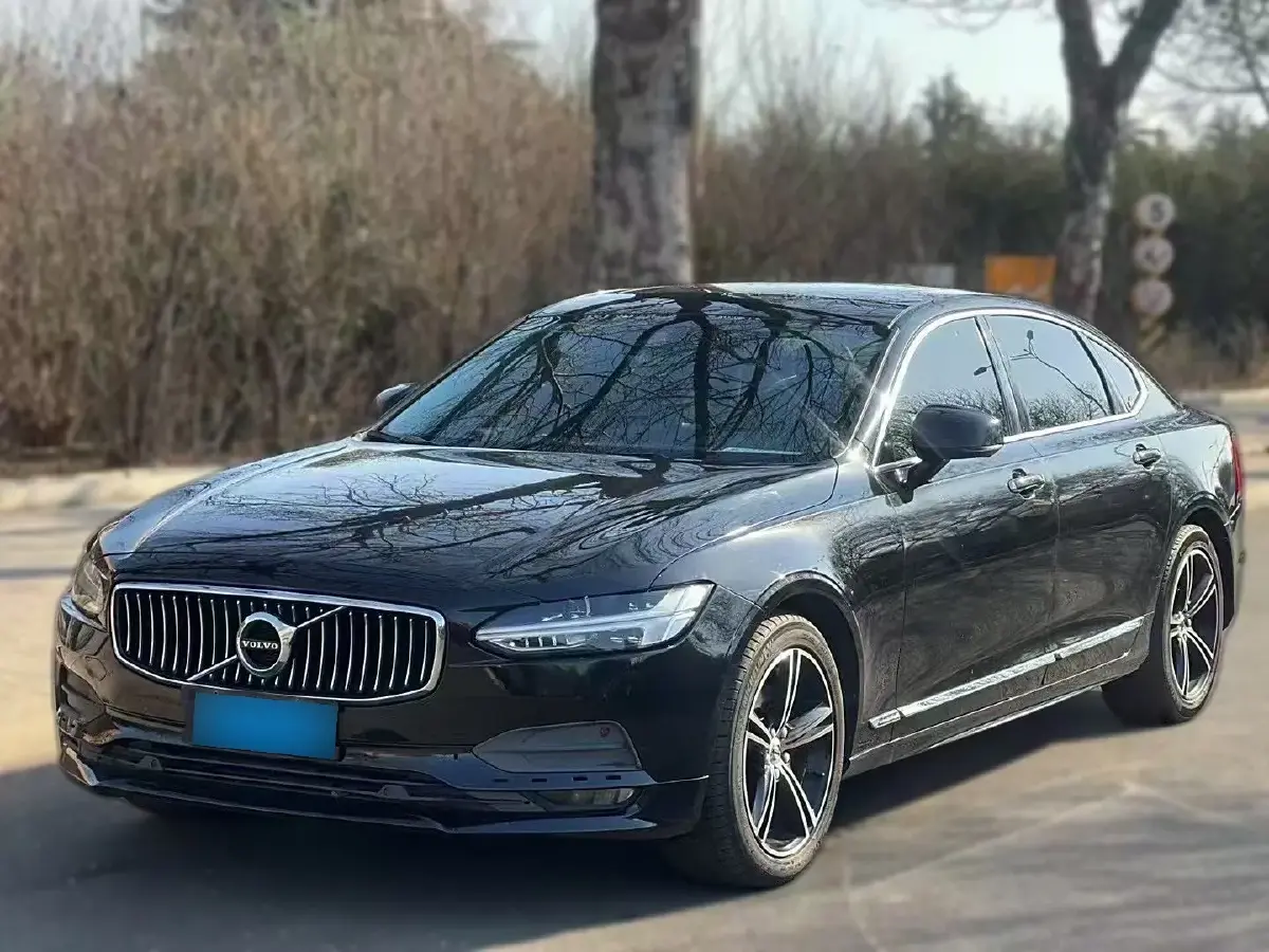 2019 Volvo S90 2.0T 254HP L4 8AT