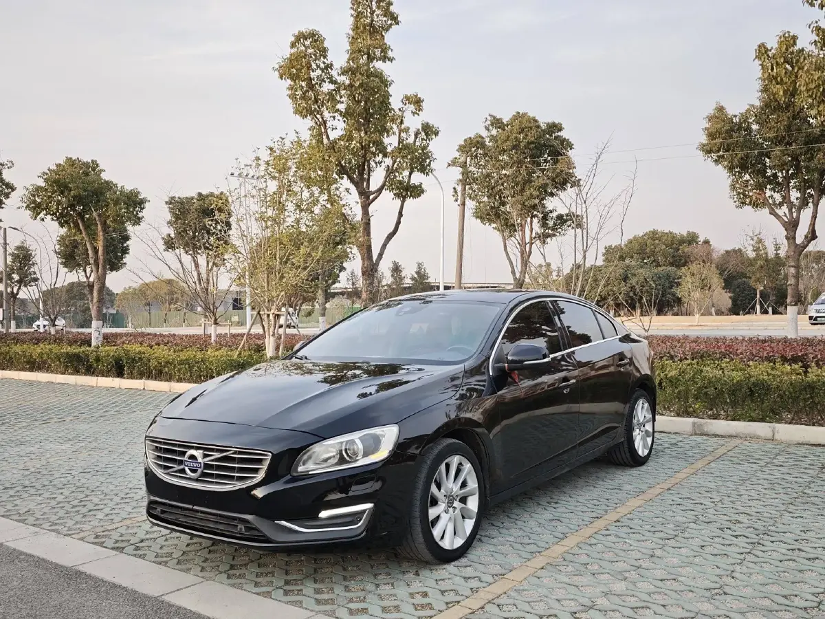 2015 Volvo S60 2.0T 180HP L5 6AT