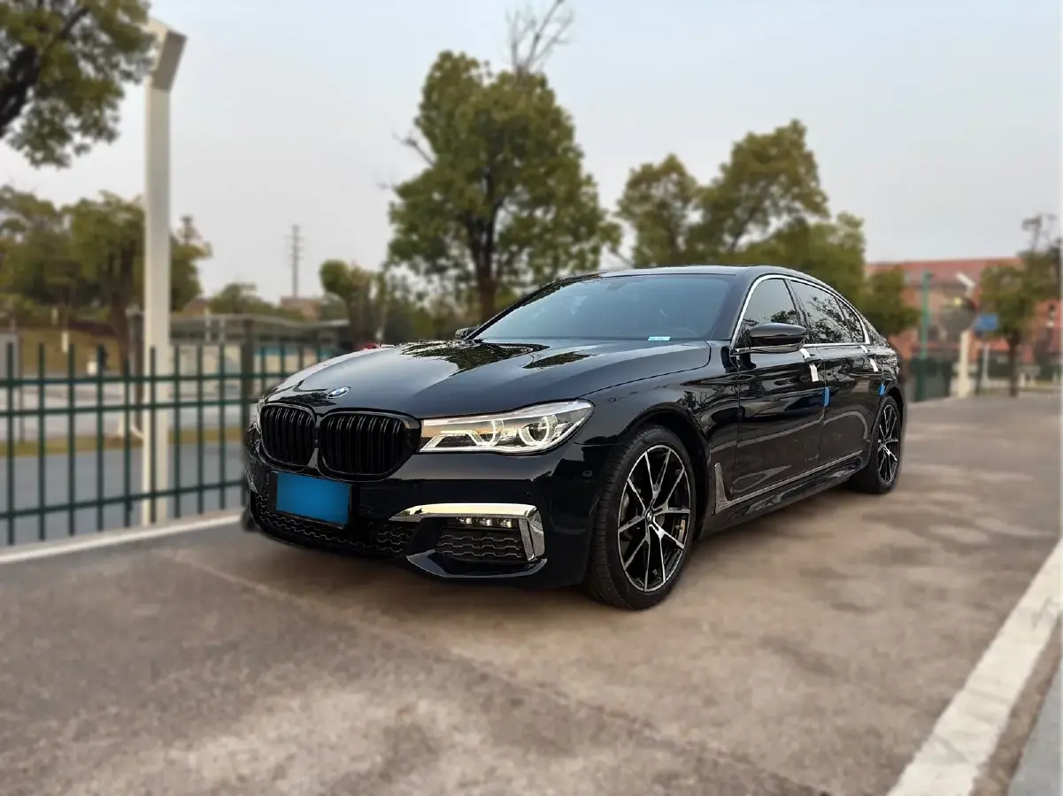 2018 BMW 7 Series 2.0T 258HP L4 8AT