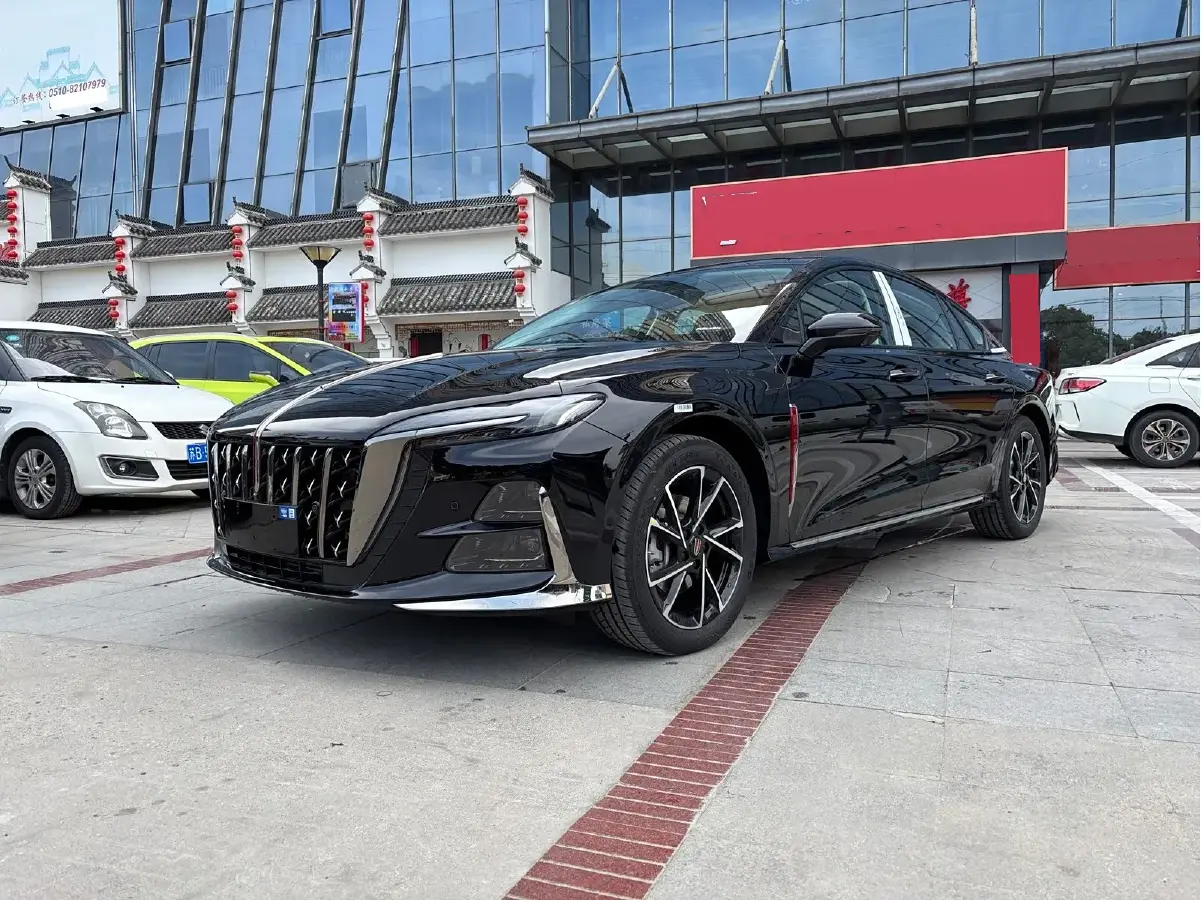2024 HongQi H6 2.0T 224HP L4 8AT