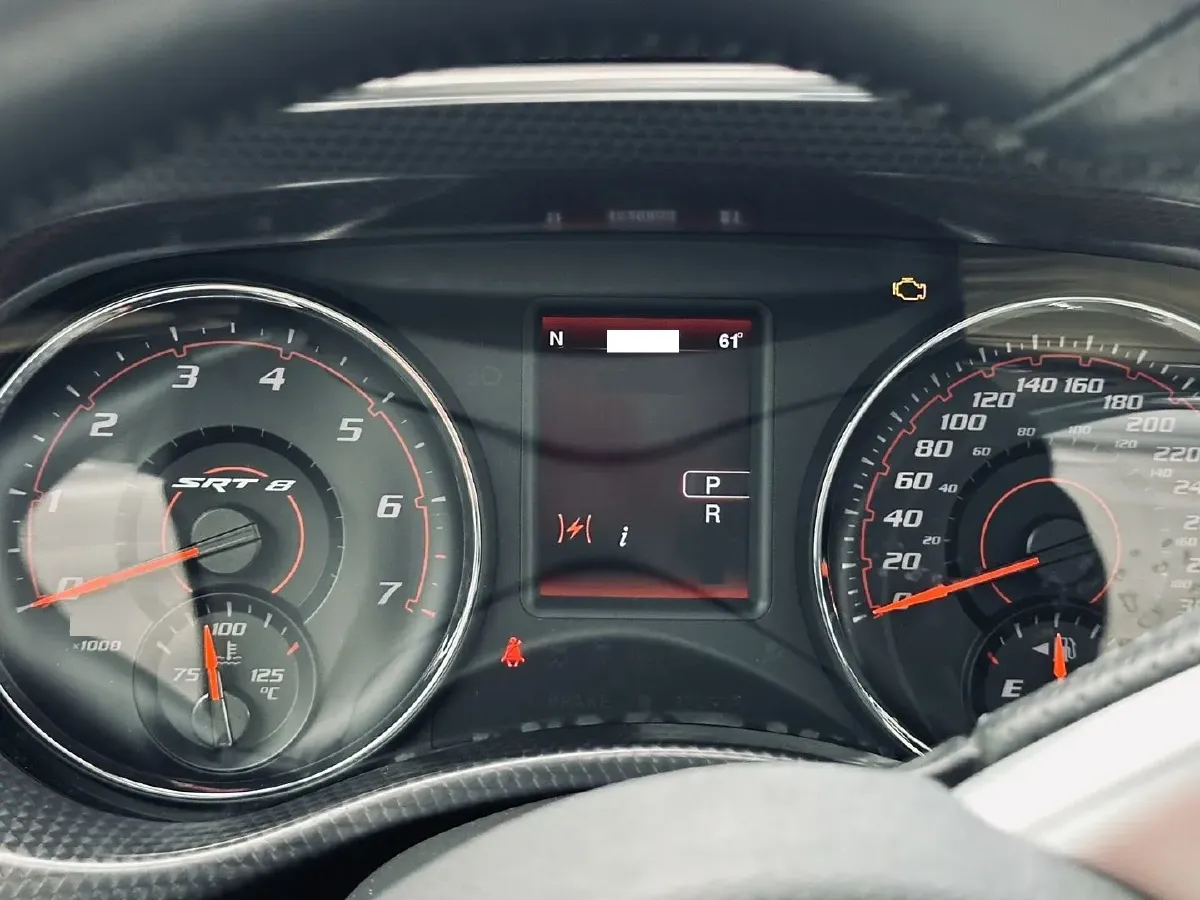 2014 Jeep Grand Cherokee SRT 6.4L 468HP V8 8AT,autocango,china used car exporter,china ev exporter,chinese used car exporter,chinese used ev exporter