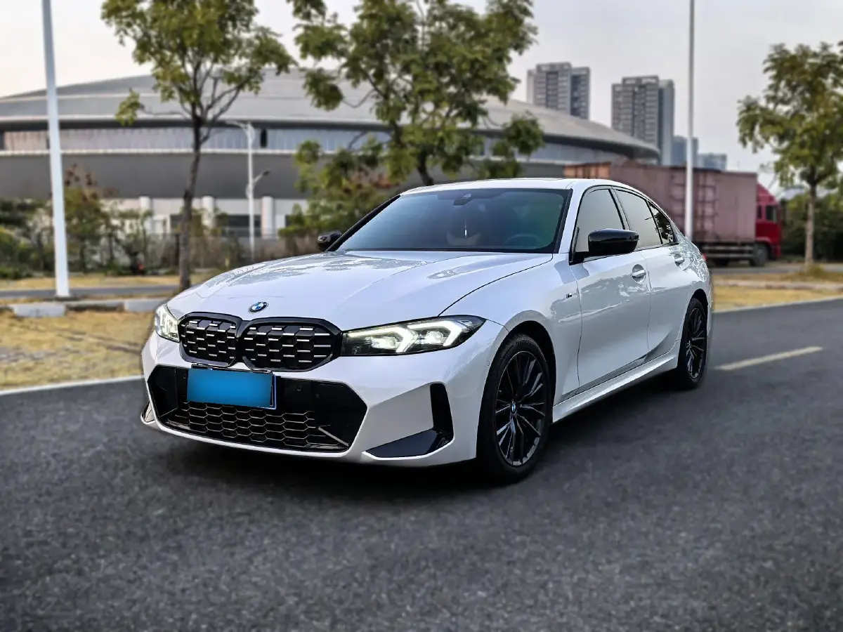 2024 BMW 3 Series 2.0T 184HP L4 8AT