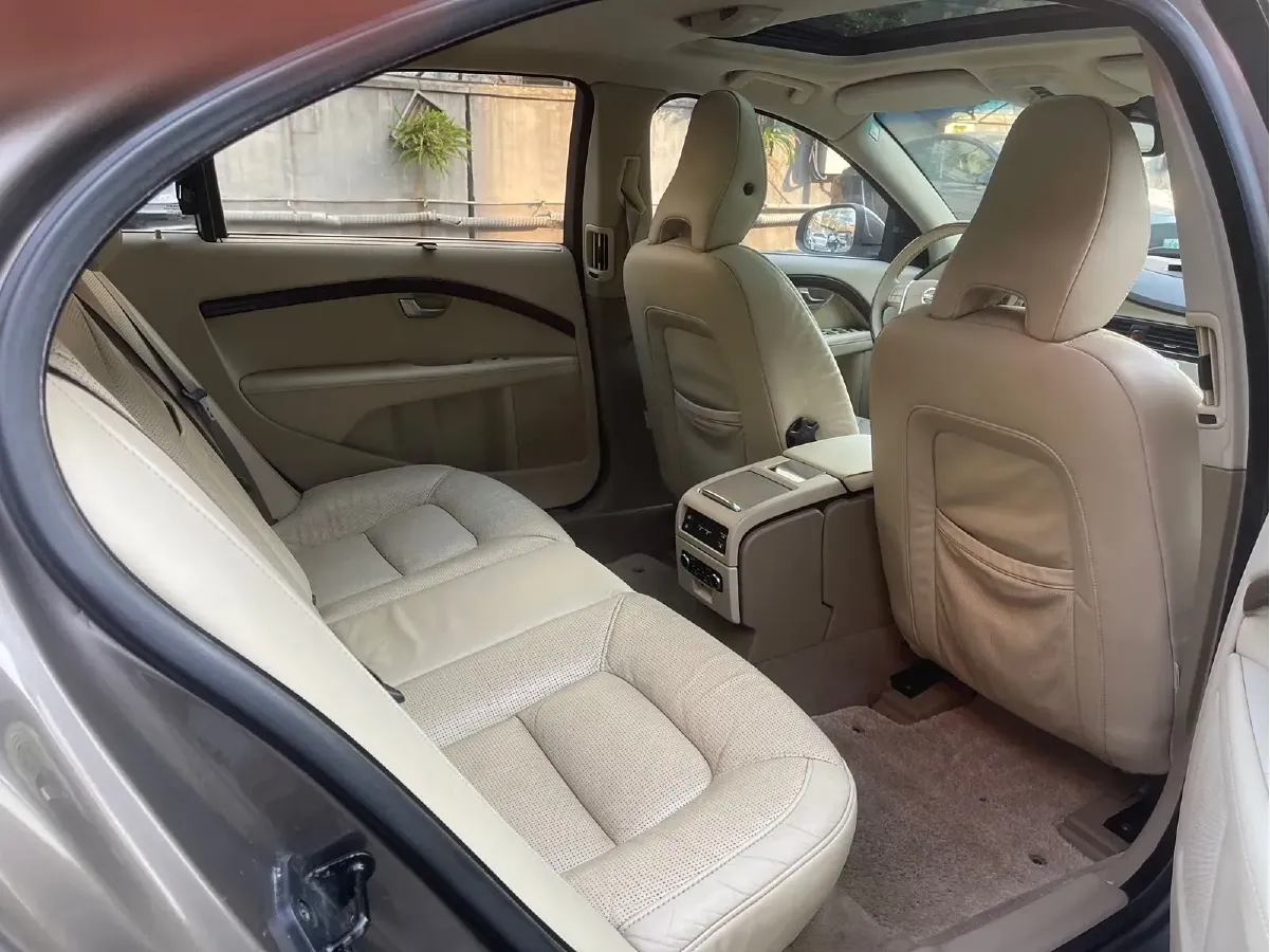 2011 Volvo S80L 2.0T 203HP L4 6DCT,autocango,china used car exporter,china ev exporter,chinese used car exporter,chinese used ev exporter