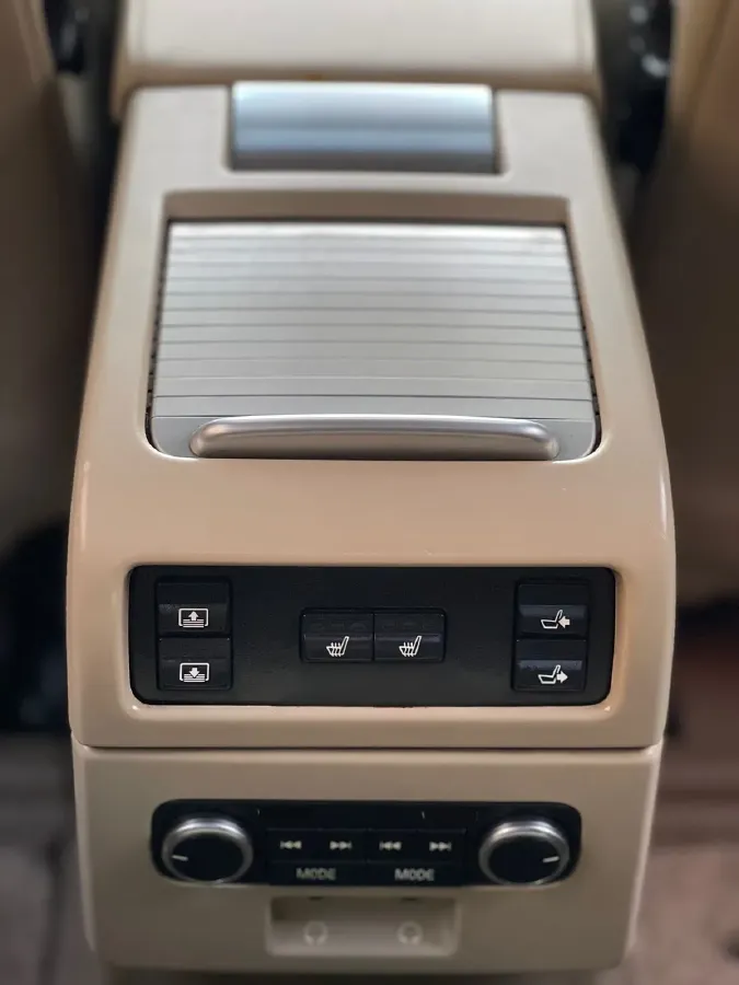 2011 Volvo S80L 2.0T 203HP L4 6DCT,autocango,china used car exporter,china ev exporter,chinese used car exporter,chinese used ev exporter