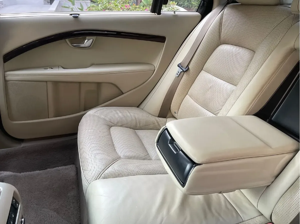 2011 Volvo S80L 2.0T 203HP L4 6DCT,autocango,china used car exporter,china ev exporter,chinese used car exporter,chinese used ev exporter