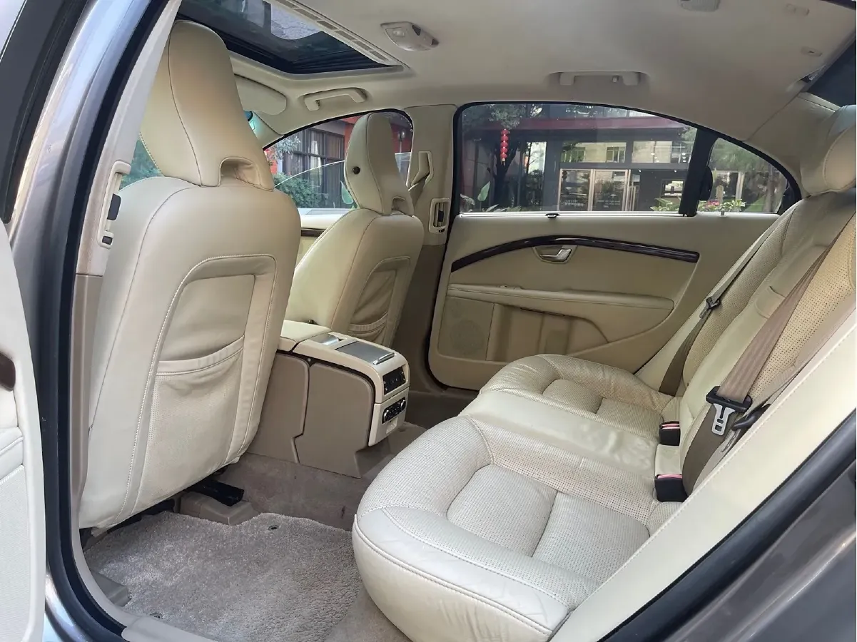 2011 Volvo S80L 2.0T 203HP L4 6DCT,autocango,china used car exporter,china ev exporter,chinese used car exporter,chinese used ev exporter