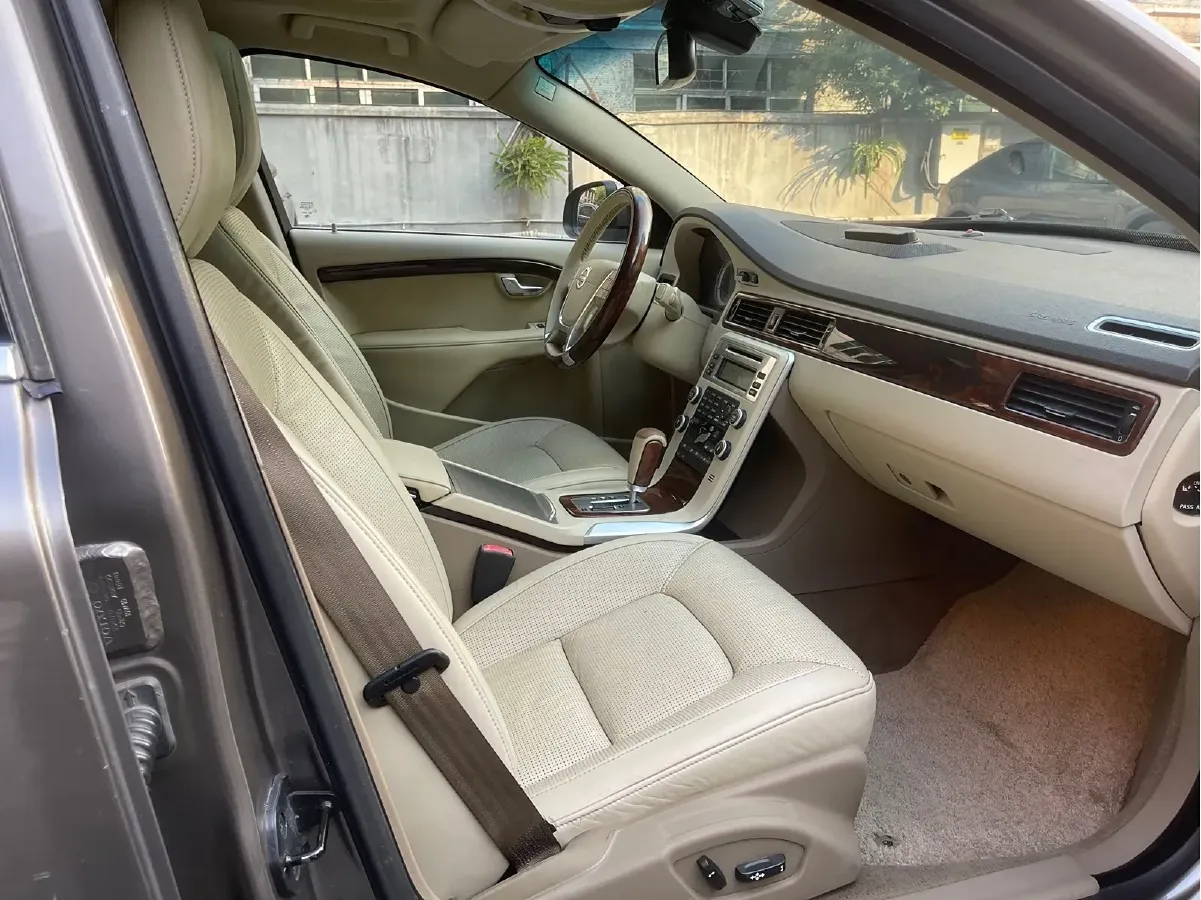 2011 Volvo S80L 2.0T 203HP L4 6DCT,autocango,china used car exporter,china ev exporter,chinese used car exporter,chinese used ev exporter