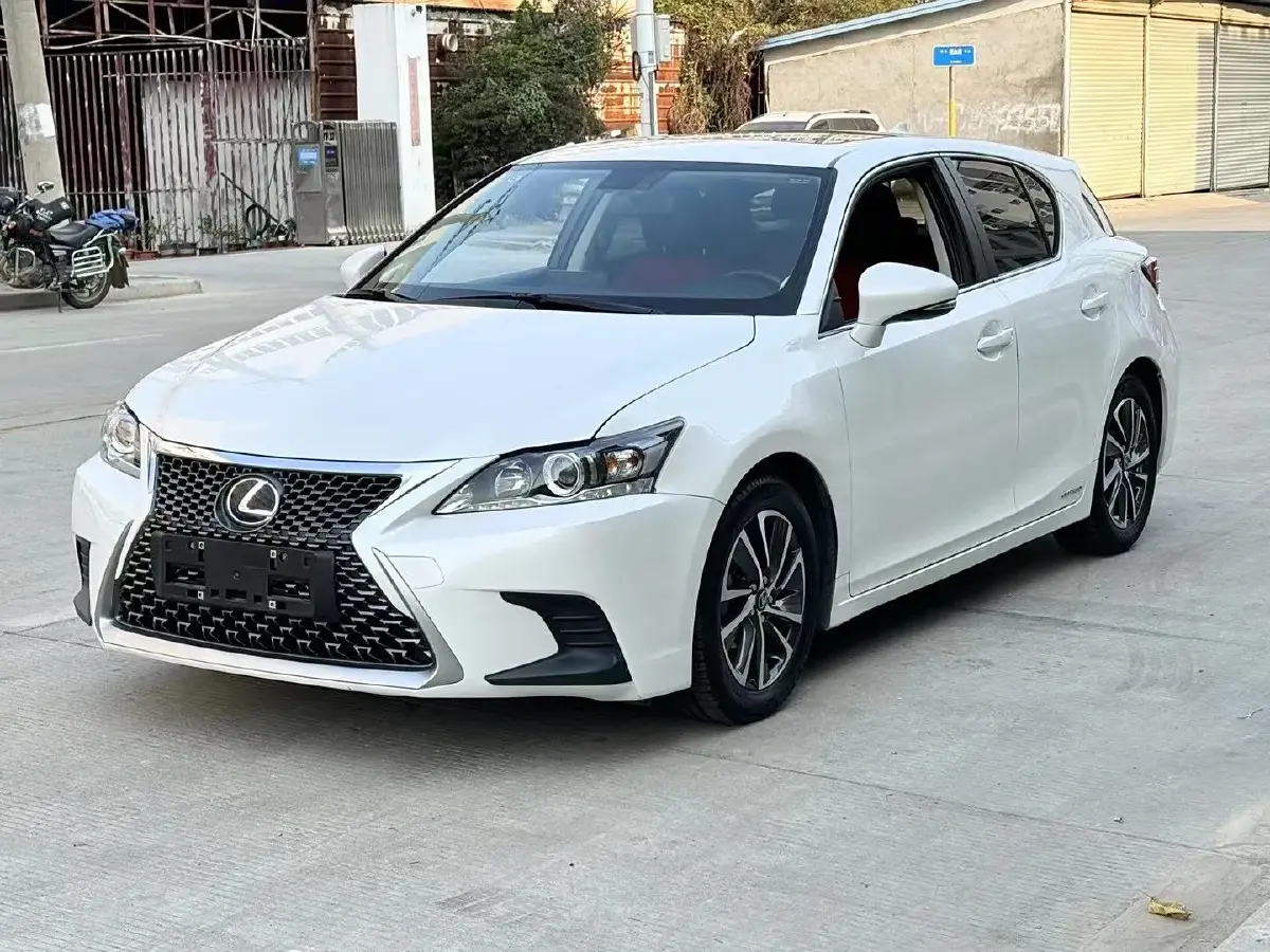 2017 Lexus CT 1.8L 99HP L4 E-CVT Hybrid
