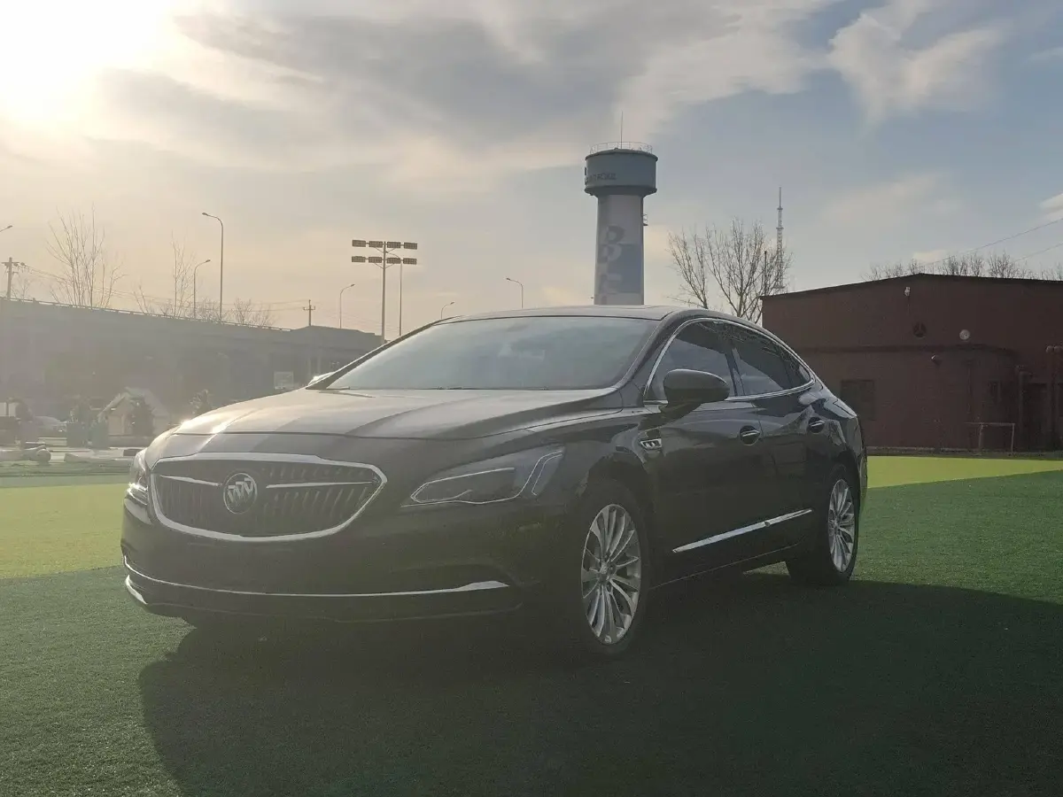 2018 Buick Larcosse 2.0T 261HP L4 9AT