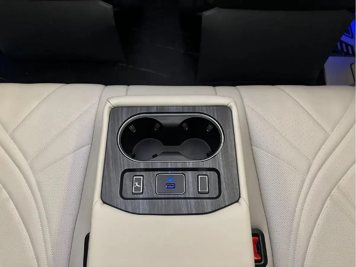 2023 JunTian HeiWuShi Youth 2.0T 220HP L4 9AT,autocango,china used car exporter,china ev exporter,chinese used car exporter,chinese used ev exporter