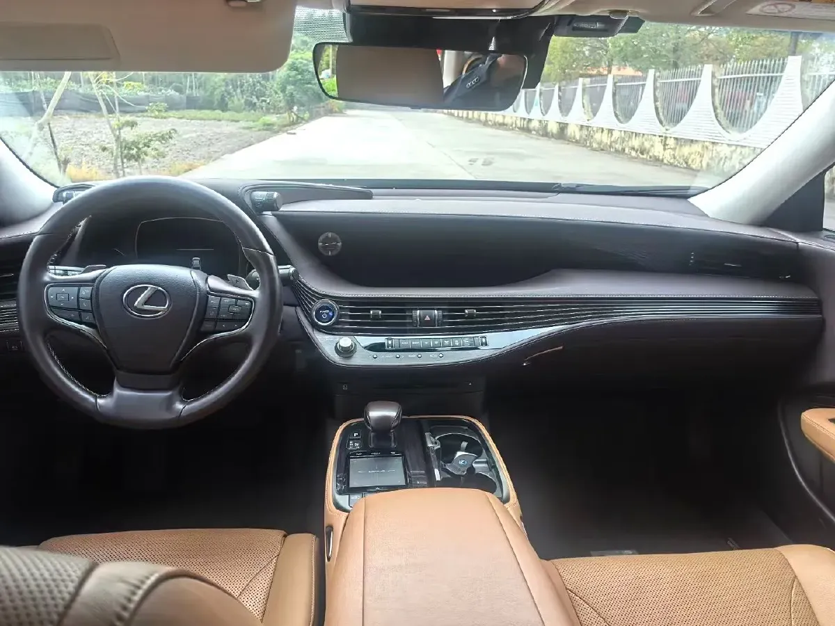 2020 Lexus LS 3.5L 299HP V6 E-CVT Hybrid,autocango,china used car exporter,china ev exporter,chinese used car exporter,chinese used ev exporter