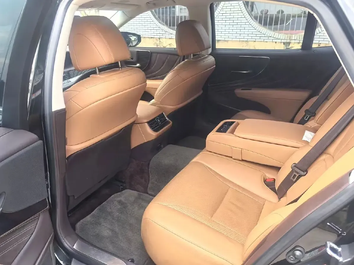 2020 Lexus LS 3.5L 299HP V6 E-CVT Hybrid,autocango,china used car exporter,china ev exporter,chinese used car exporter,chinese used ev exporter