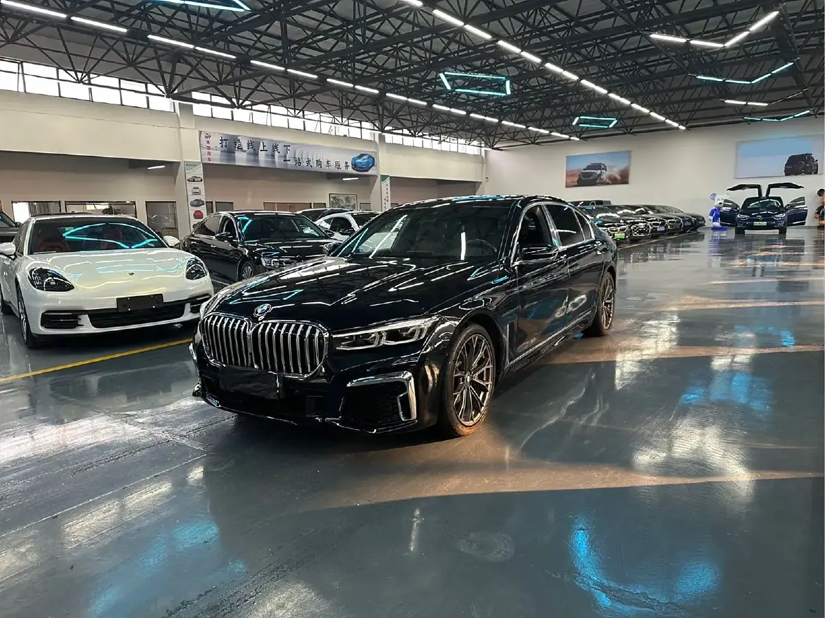 2019 BMW 7 Series 2.0T 265HP L4 8AT