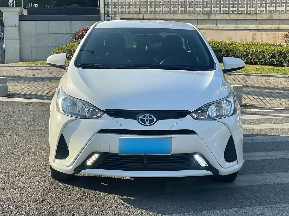 2017 Toyota Yaris L 1.5L 107HP L4 CVT