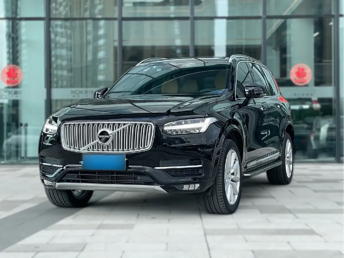 2018 Volvo XC90 2.0T 320HP L4 8AT